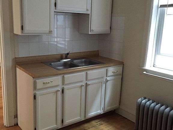 3rd image of 4837 N Wolcott Ave #2