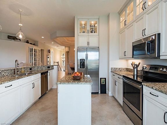 4th image of 8069 Players Cove Dr Unit 201