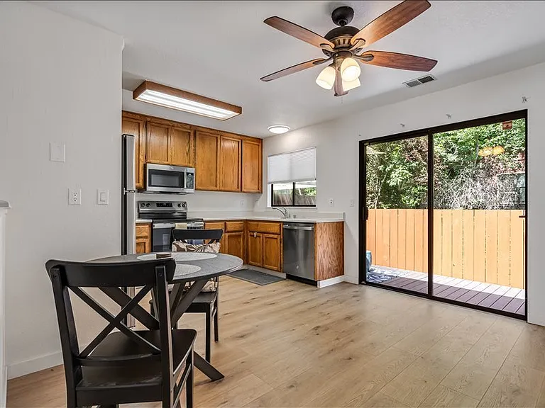843 Falcon Way — Photo 5