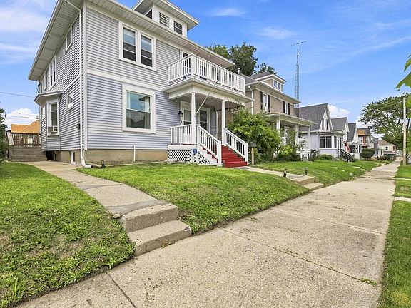 3rd image of 2142 Clarence AVENUE