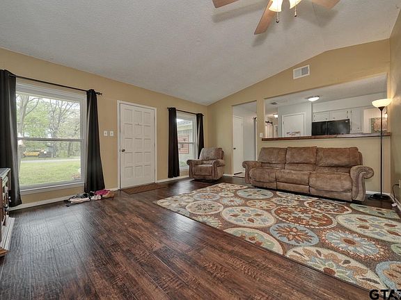 5th image of 531 Dogwood Ln
