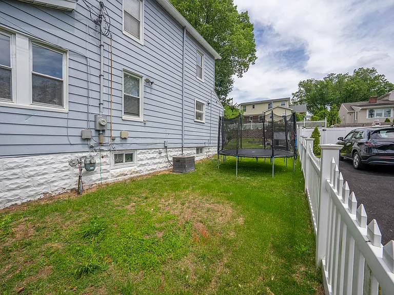 306 E Passaic Ave — Photo 14