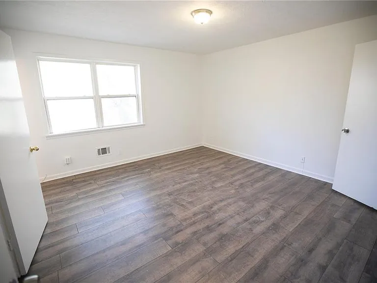 2761 Rockdale Dr — Photo 21