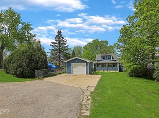 38520 N Lakeside Pl, Antioch, IL 60002