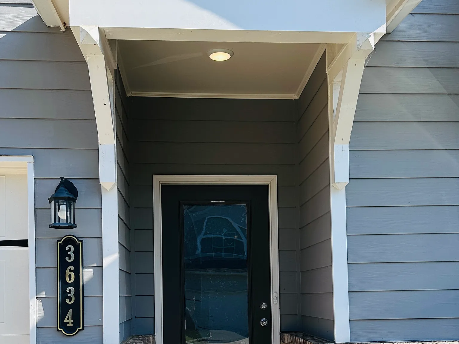 3634 Acorn Dr — Photo 2