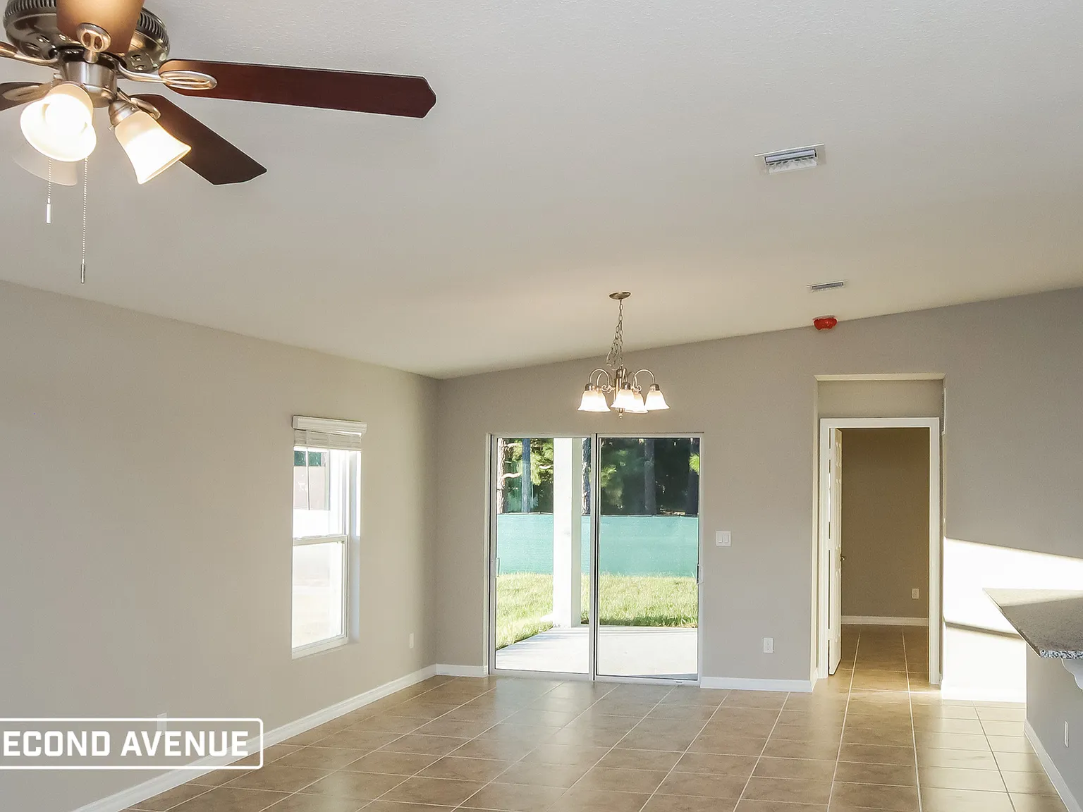 4 bed, 2.0 bath, 1833 sqft, $2,223 — Photo 3