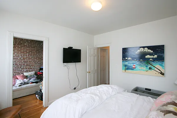 Rented by R New York | media 19