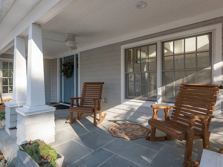 22 Wolf Swamp Ln — Photo 2