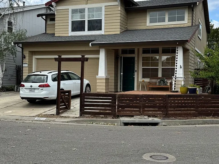 2277 Halsey Cir — Photo 1