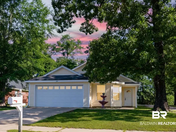 221 Jill Ln, Satsuma, AL 36572