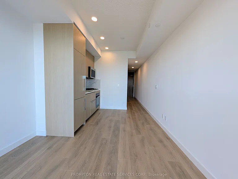 18 Esther Shiner Blvd #2207 — Photo 7