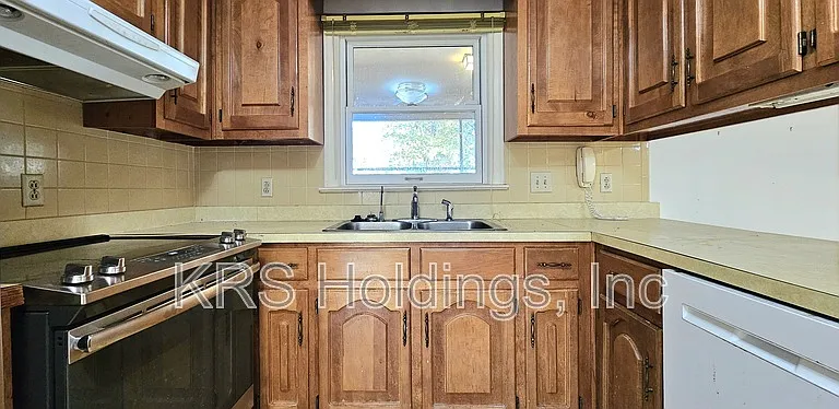 1029 Dulcie Ave — Photo 11