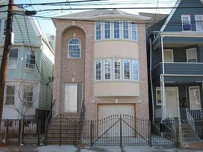 2nd image of 180 Seymour Ave