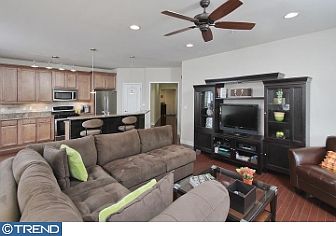 2nd image of 125 Grande Ave