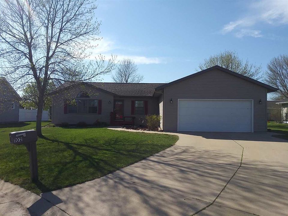 1st image of 102 Pheasant Ln