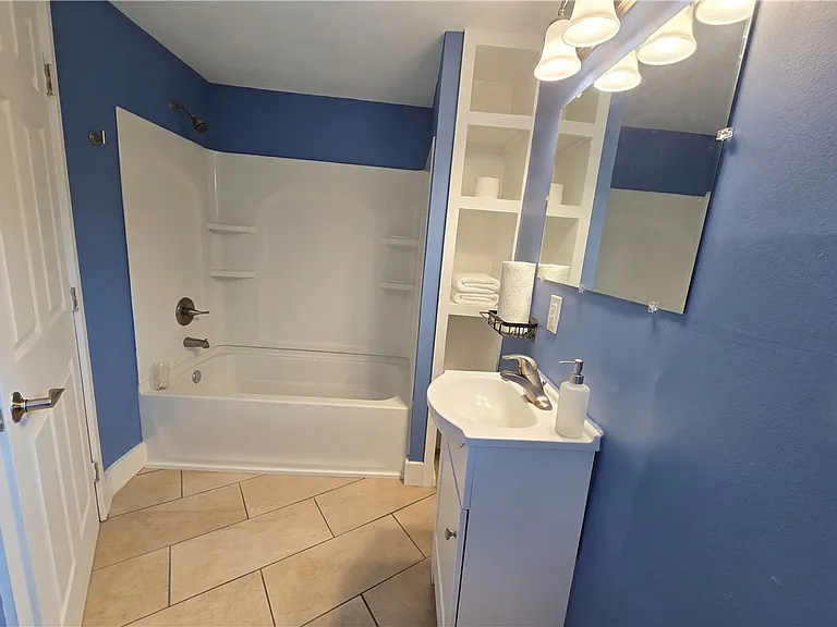 236 Jefferson Ave — Photo 7