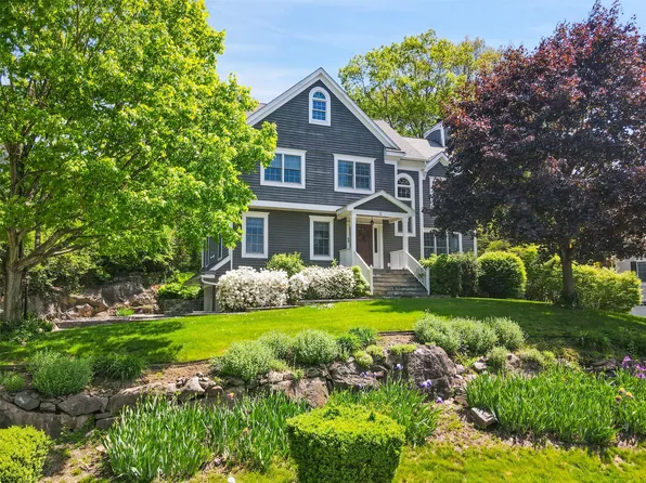 7 Caren Court, Mount Kisco, NY 10549