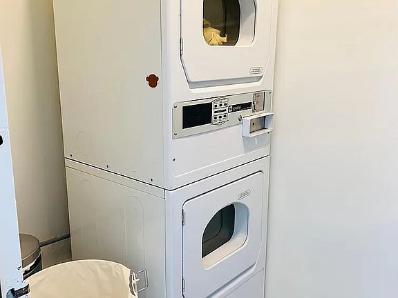 4th image of 1932 Overland Ave APT 205