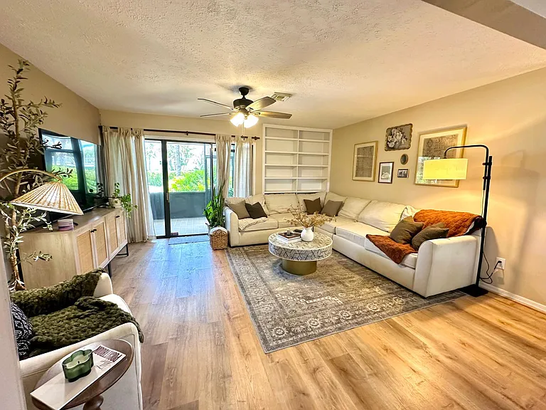 13509 S Indian River Dr #406 — Photo 3