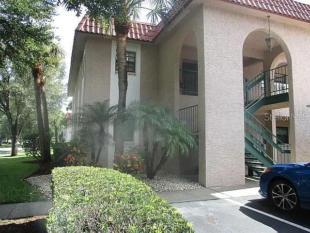 1753 Belleair Forest Dr #E1 — Photo 1