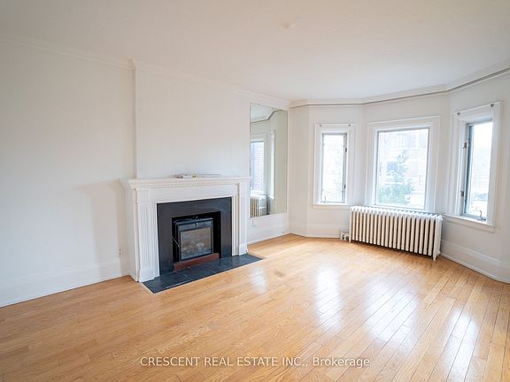 2nd image of 520 Prince Edward Dr N
