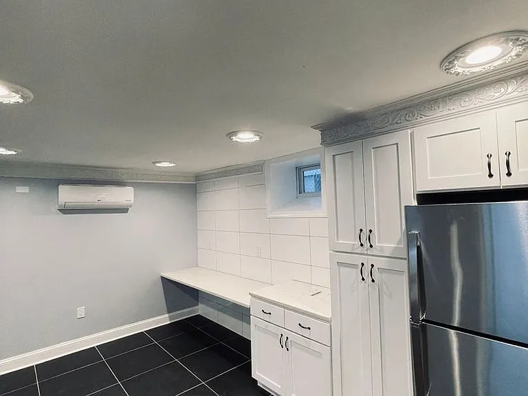 264 Lombard — Photo 12