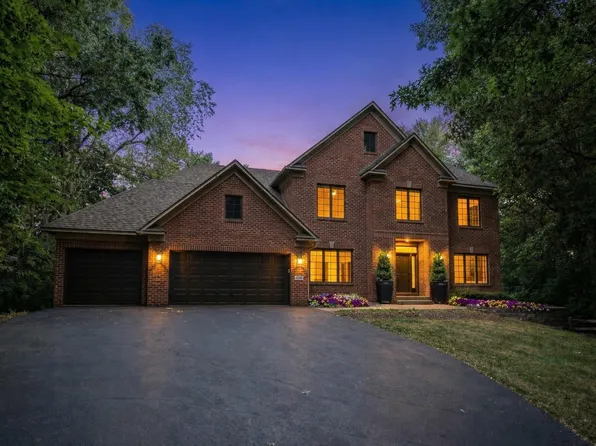 8295 Foxberry Ct, Savage, MN 55378