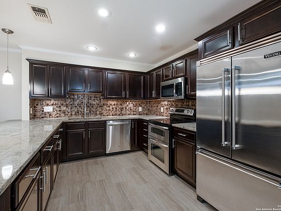 2nd image of 100 Lorenz Rd #1109
