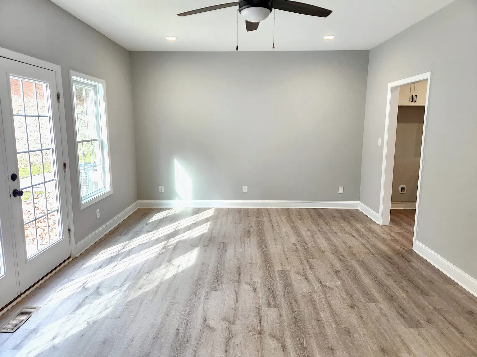 3 bed, 2.5 bath, 1568 sqft, $1,899 — Photo 4