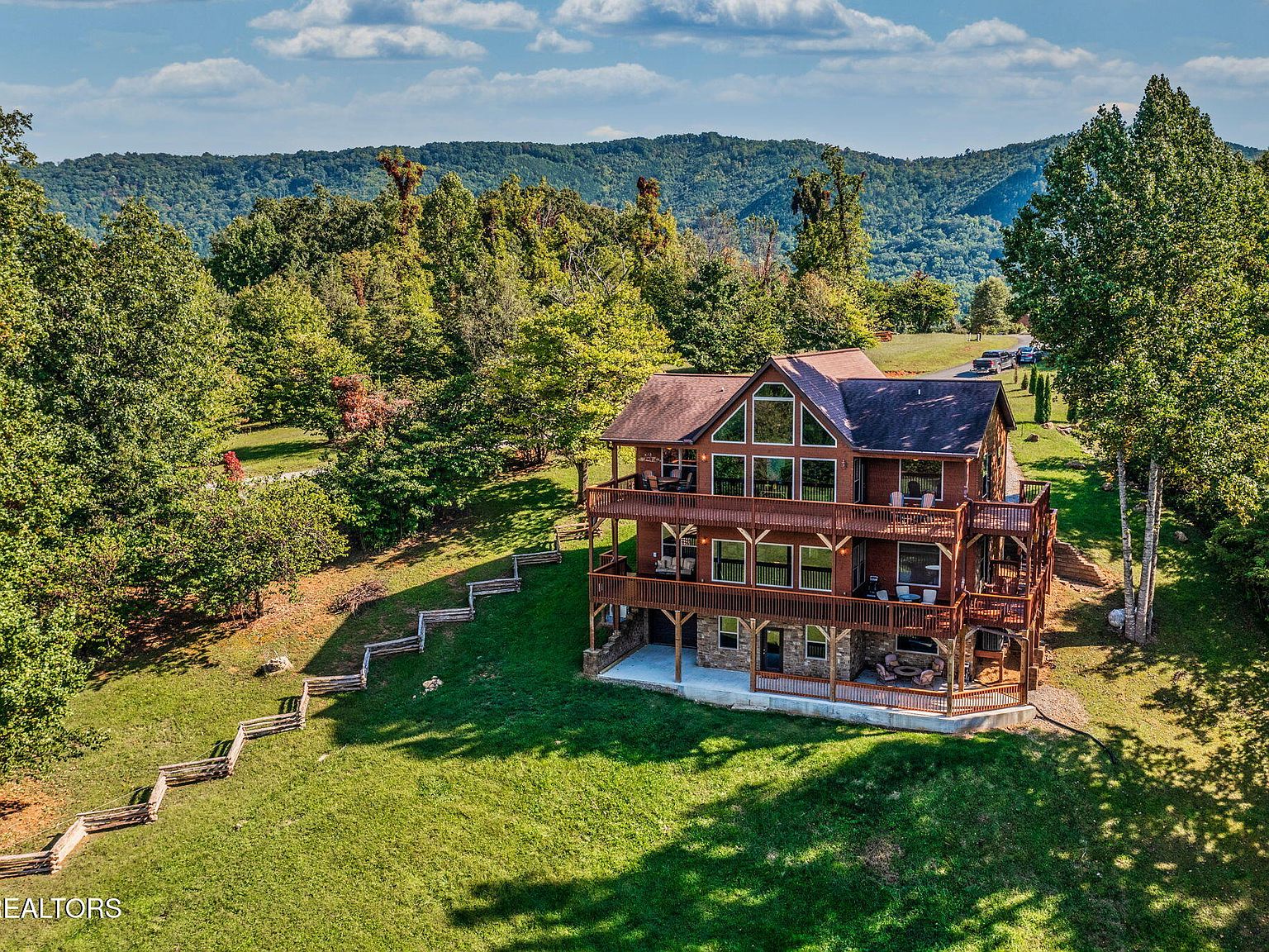 2666 Schisandra Ln, Cosby, TN 37722 | Zillow