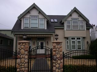 2717 57th Ave SW, Seattle, WA 98116