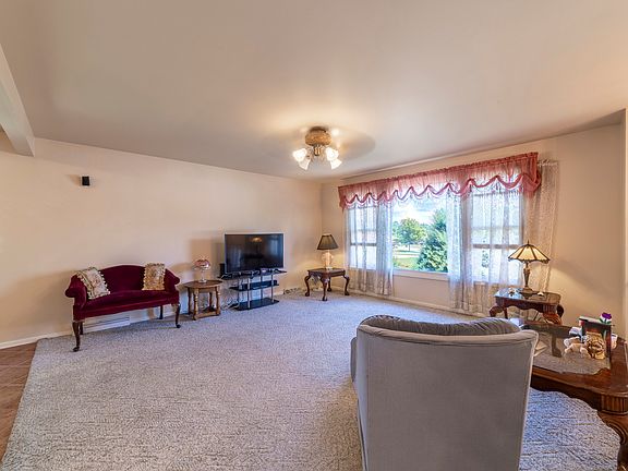 3rd image of 4932 Cypress Ct