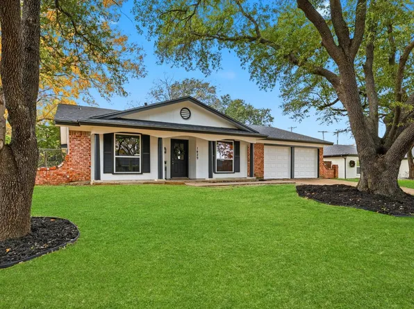 1429 Foothill Dr, Hurst, TX 76053