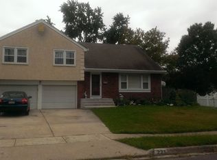 225 Ramblewood Pkwy, Mount Laurel, NJ 08054