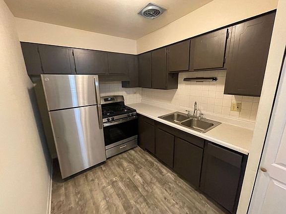 4th image of 432 W Barry Ave #510
