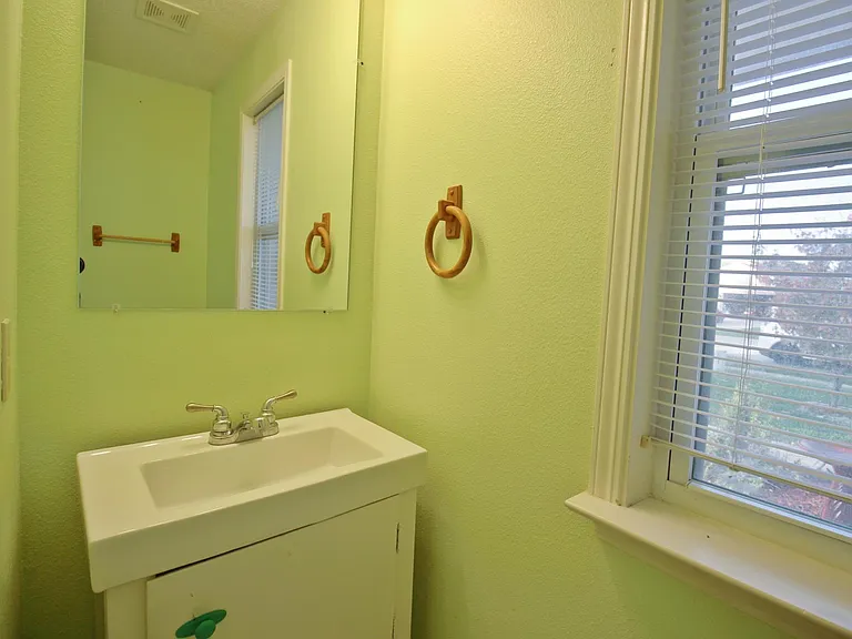 945 Shenandoah Way — Photo 24