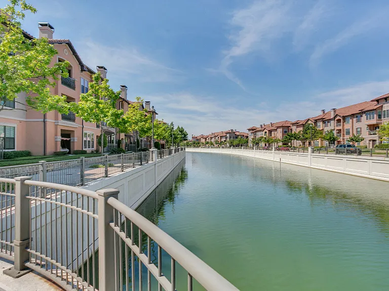 La Villita Lakeside and Landings — Photo 23