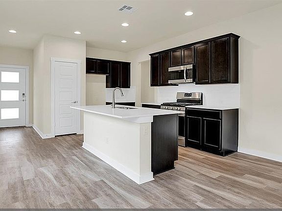 3rd image of 7910 Linda Michelle Ln