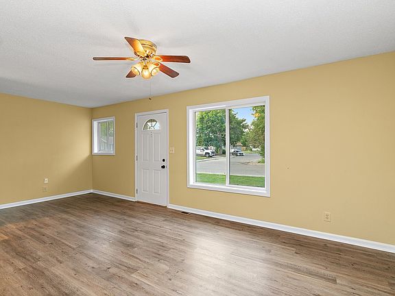 3rd image of 86 Hickory Dr