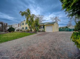 6 Meadowbrook Drive, Howell, NJ 07731