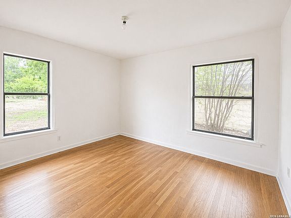 5th image of 359 BARBARA DR