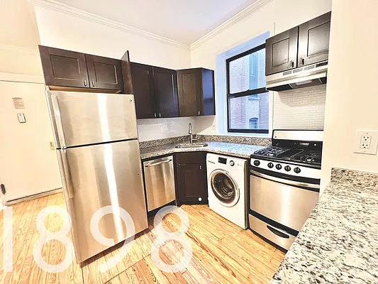 Rented by A&E Real Estate Management | media 7