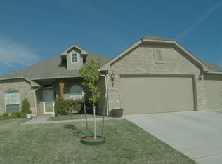 3300 Morgan Creek Rd, Yukon, OK 73099