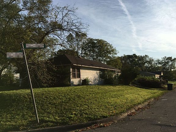 2nd image of 838 Murray Ave