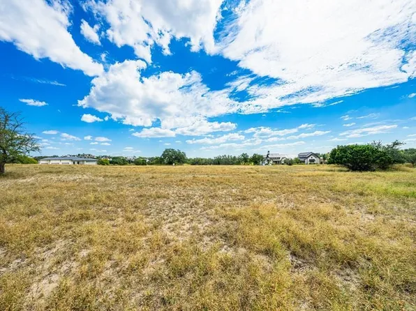 4233 Stonecreek Cir, Kerrville, TX 78028