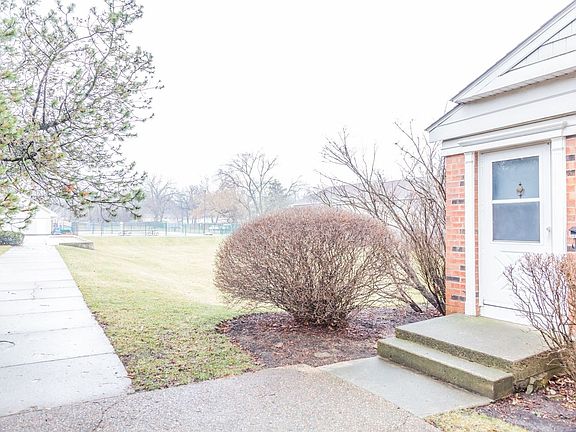 3rd image of 3011 Jamestown Ct
