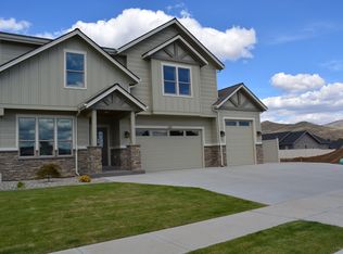 320 Lombard Ln, Wenatchee, WA 98801