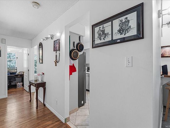 5th image of 1530 Pacific Cres