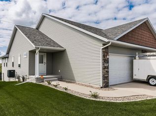 5501 Dostal Dr SW, Cedar Rapids, IA 52404