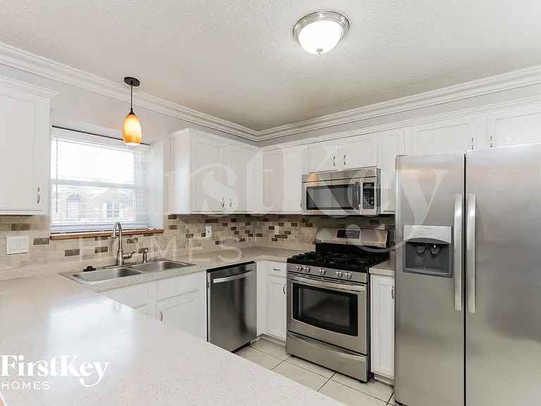 1027 Sea Shell Dr — Photo 6